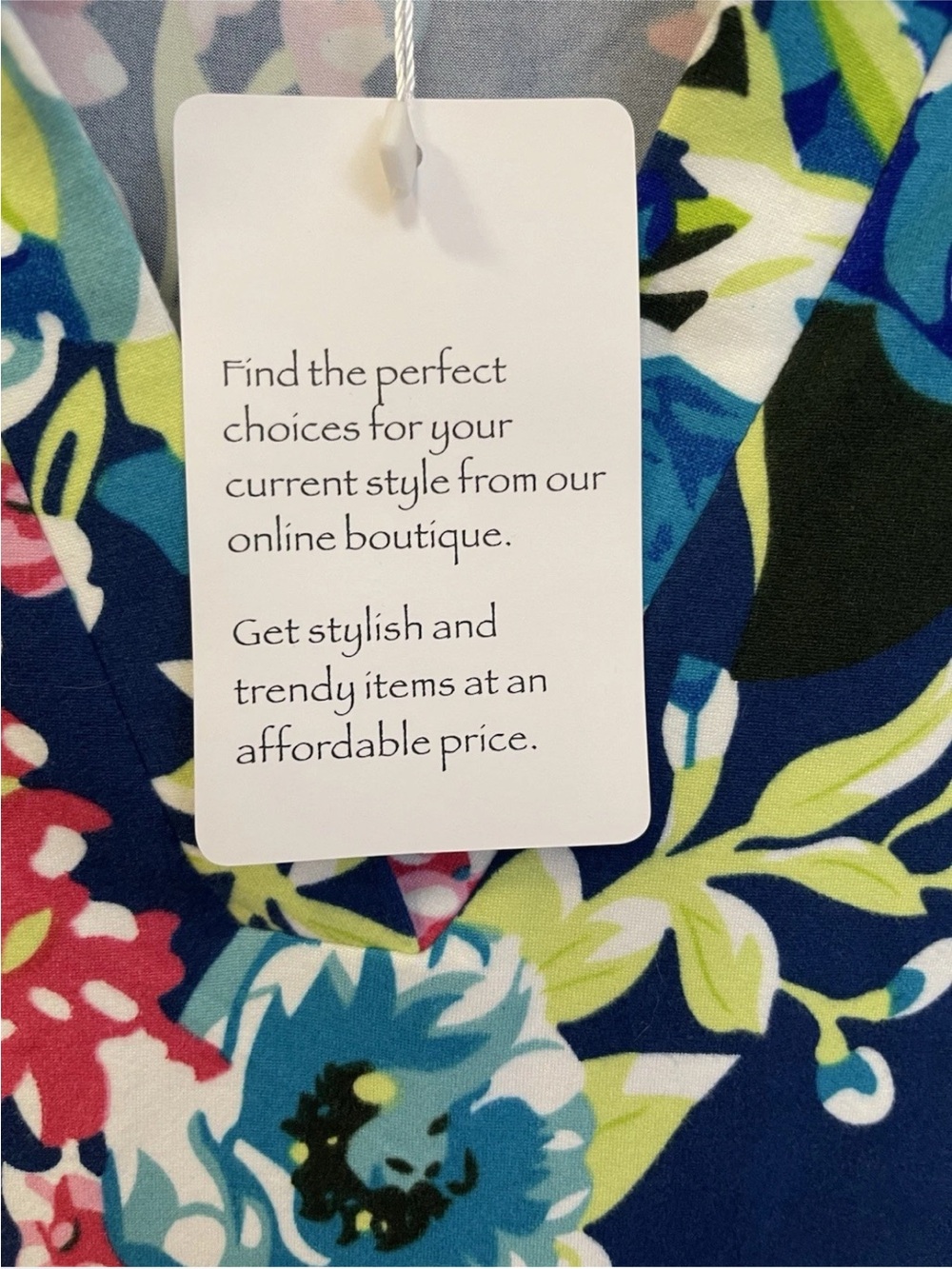 Othyroce Blouse Woman’s 1X Blue Floral Roll Up Sleeve Pleated Back Colorful Work - Picture 10 of 11